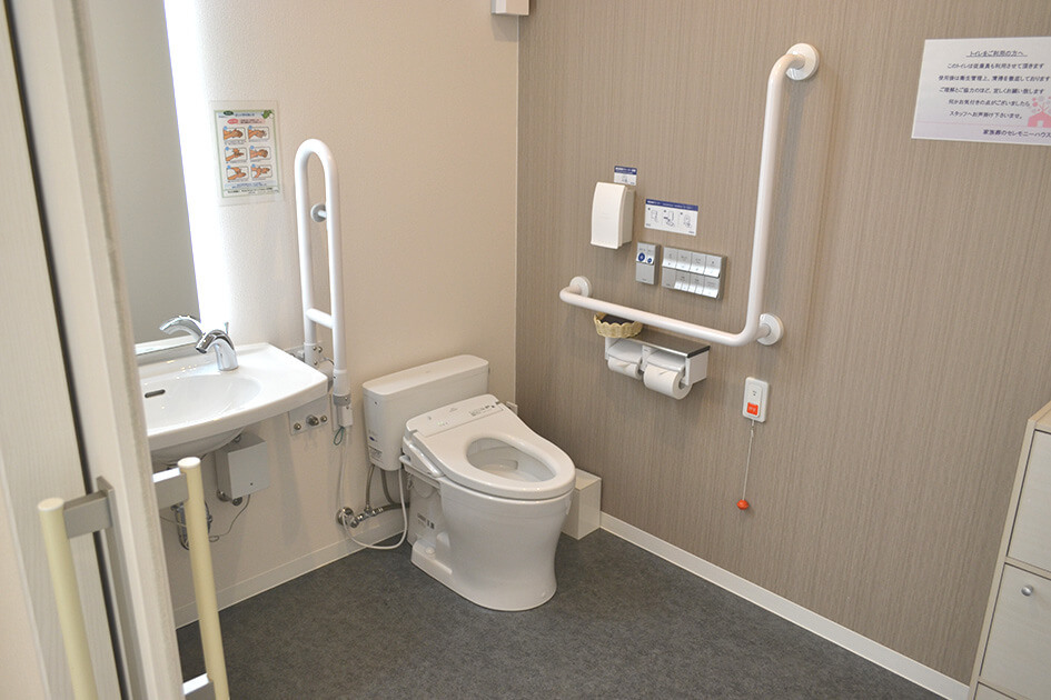 小さなお葬式 旭区高殿ホールトイレ