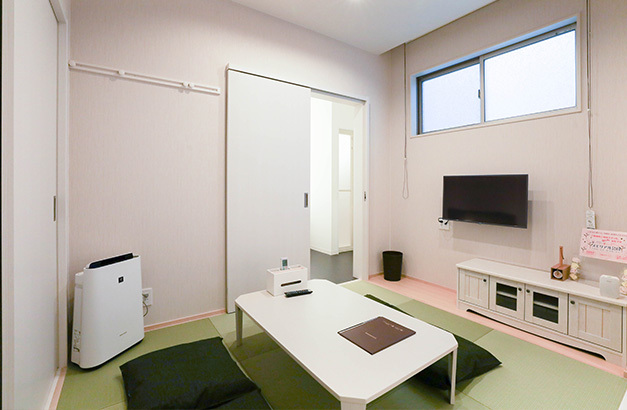 小さなお葬式 瓢箪山ホールご親族様控え室