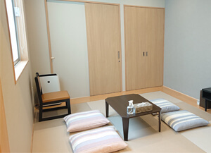 小さなお葬式 金沢寺地ホールご親族様控え室