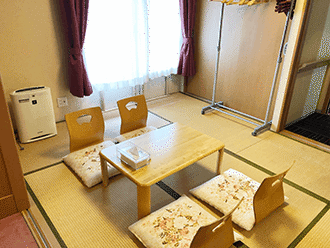 小さなお葬式 八尾志紀町ホールご住職様控え室