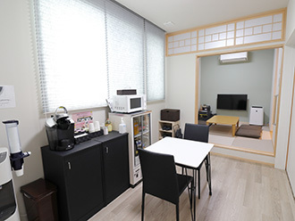 小さなお葬式 八尾青山ホールご親族様控え室