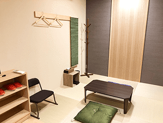 小さなお葬式 高槻中央ホールご住職様控え室