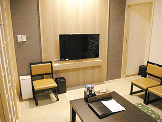 小さなお葬式 高槻中央ホールご親族様控え室