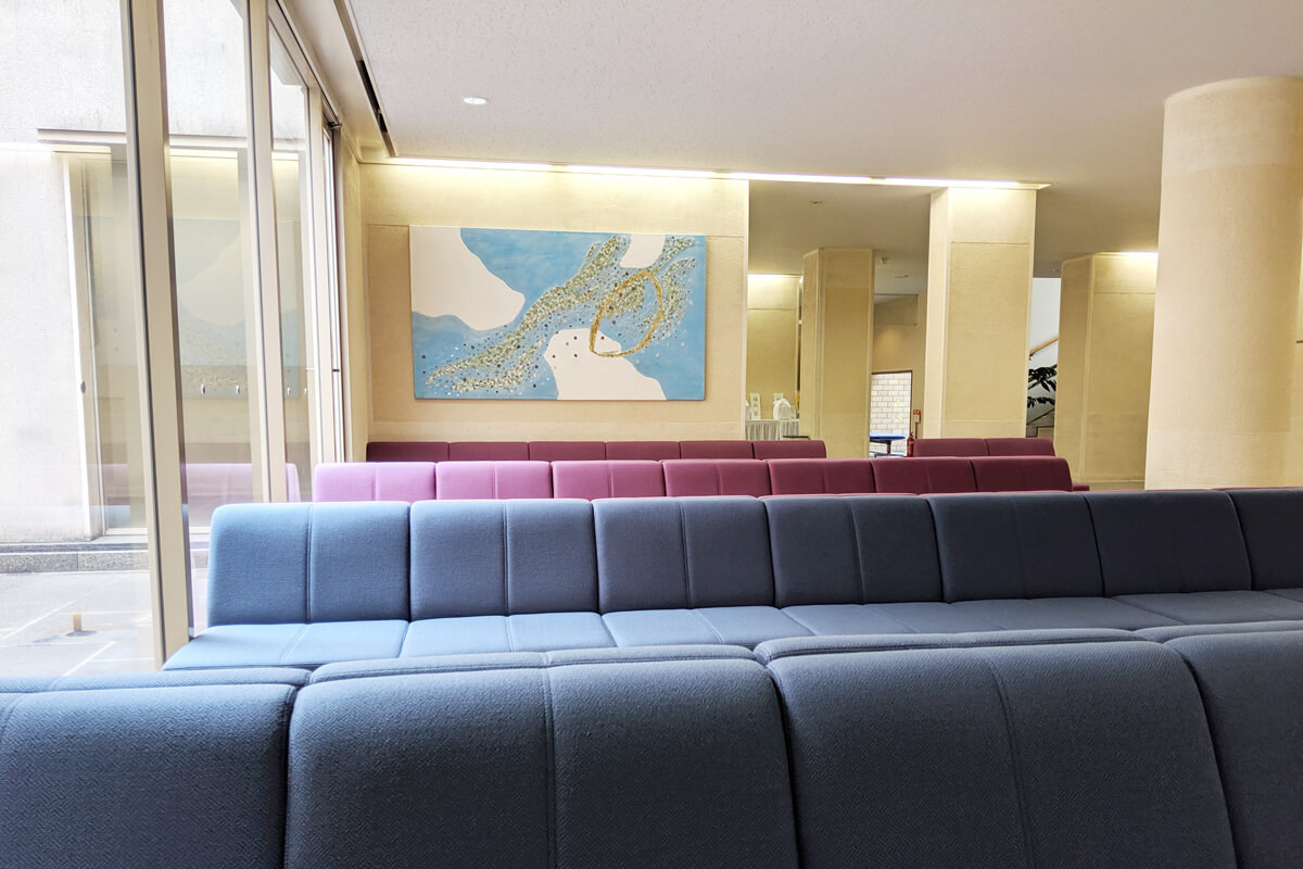 八尾市立斎場ロビー