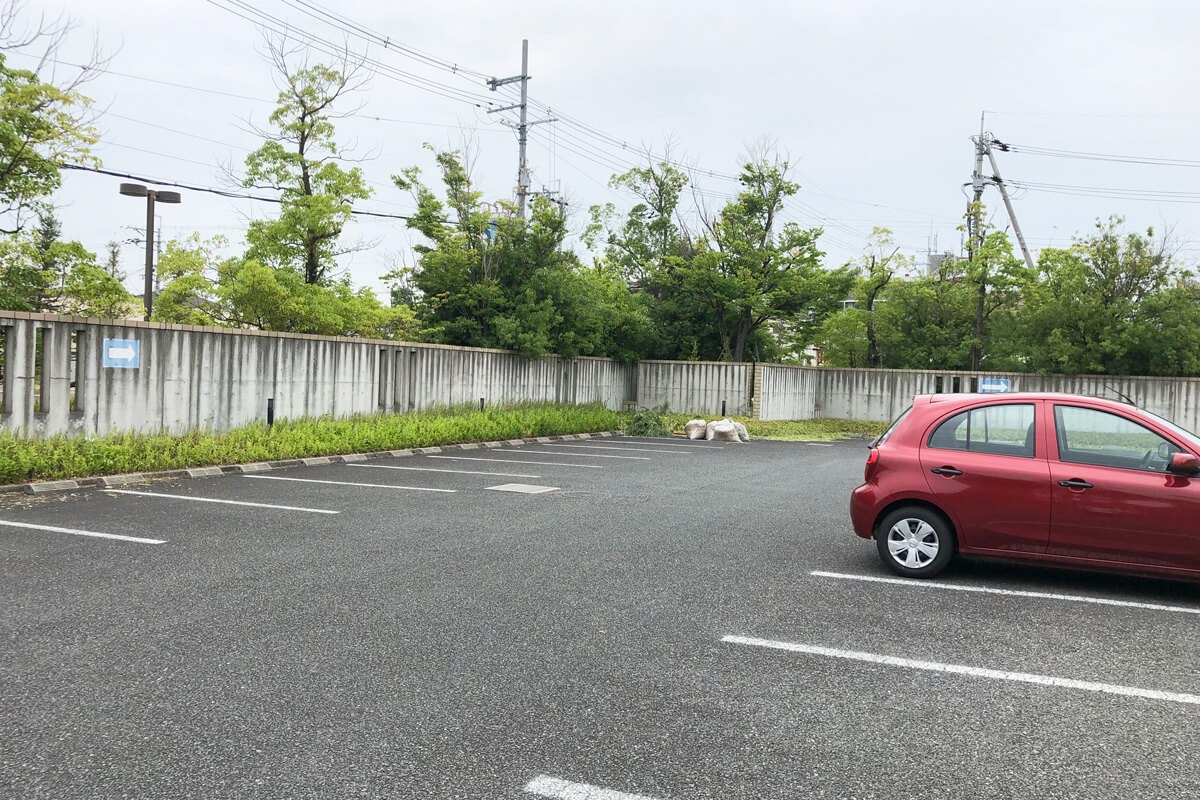 八尾市立斎場駐車場
